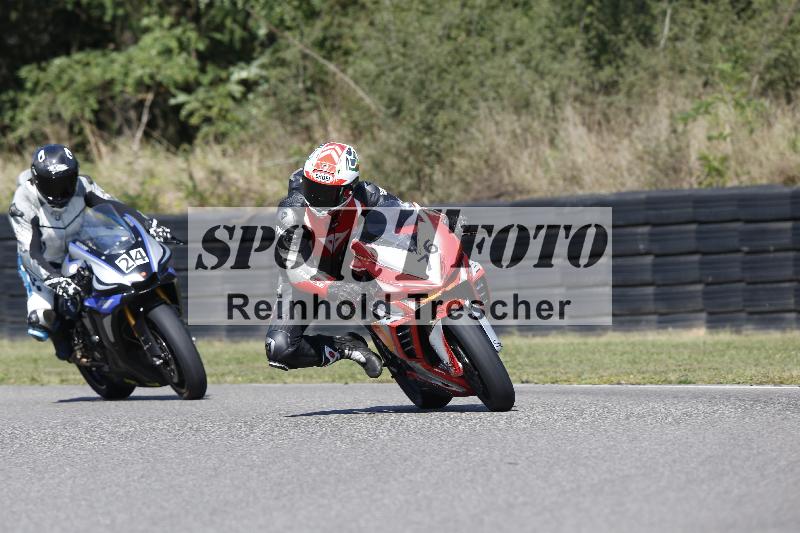 /Archiv-2025/49 26.08.2025 Cornu Master School ADR/rot-rouge/76